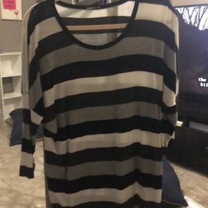 Black white and gray 3/4 sleev blouse